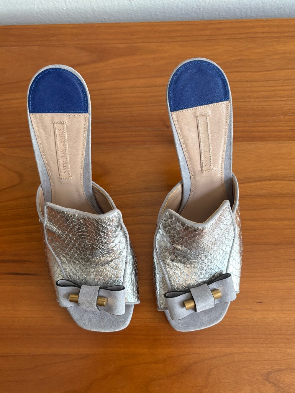 NWOT Stuart Weitzman Vintage silver python-embossed mules - Picture 3 of 14